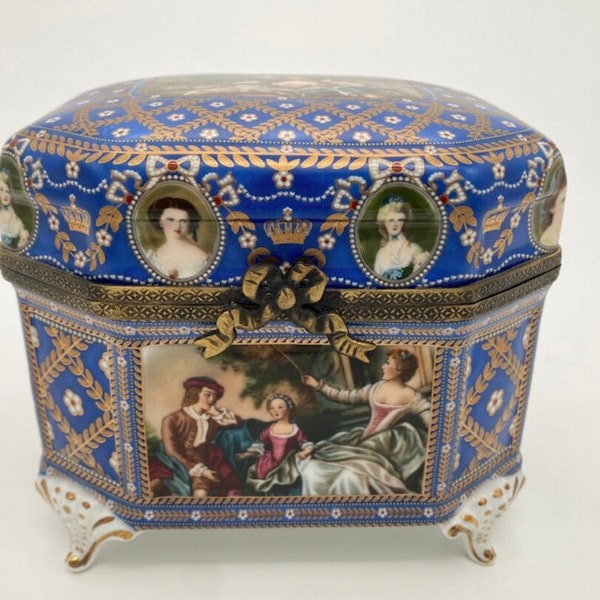 Vintage lovely French Royal blue jewelry box or candy ceramic box, for decoration only, collectible vintage ceramic box