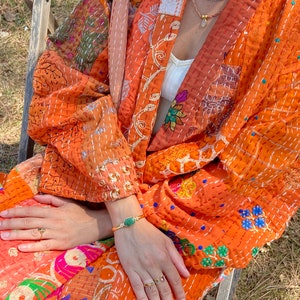 Kimono fleuri brodé orange taille unique, embroidered pink kimono, kantha jacket, garden party kimono, floral jacket image 1