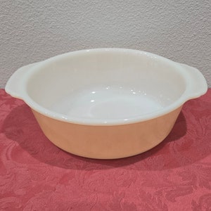 Vintage Fire king Peach Lusterware 1.5 Quart Bowl Excellent Condition