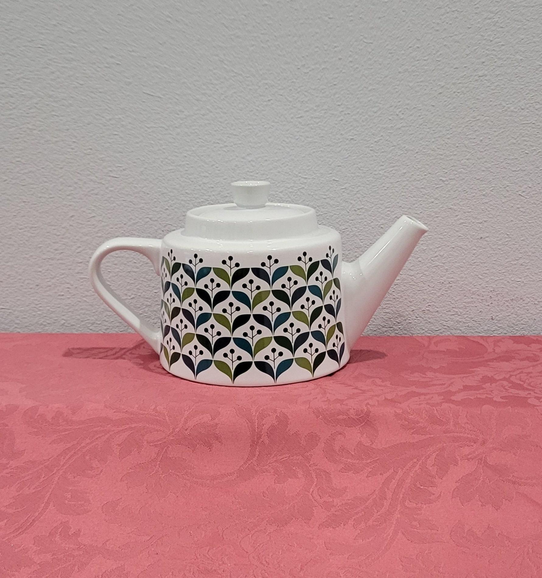 Lotta Odelius Sagaform Retro Modern Teapot Geometeric Porcelain Sweden
