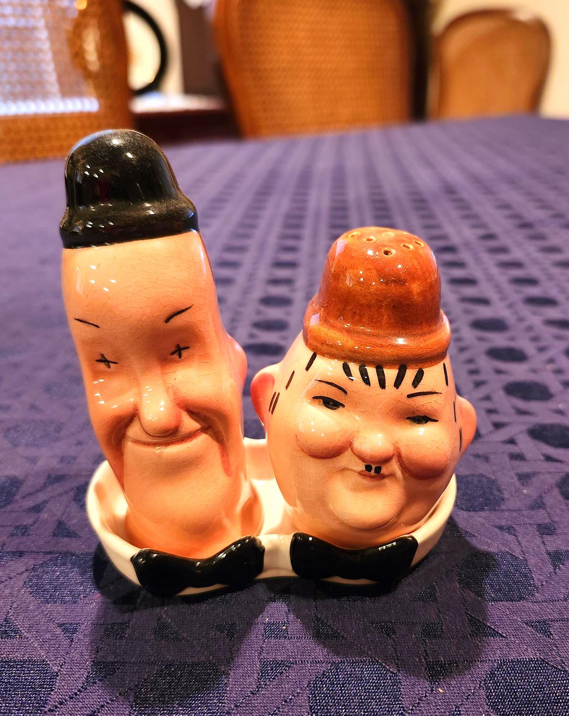 Beswick Laurel & Hardy Salt Pepper Shakers With Tray: Vintage