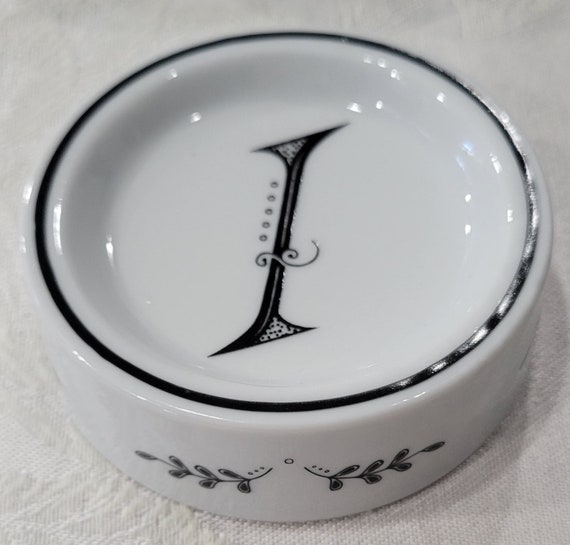 Calligraphie Name Letter Porcelain Ring Holder Tr… - image 3