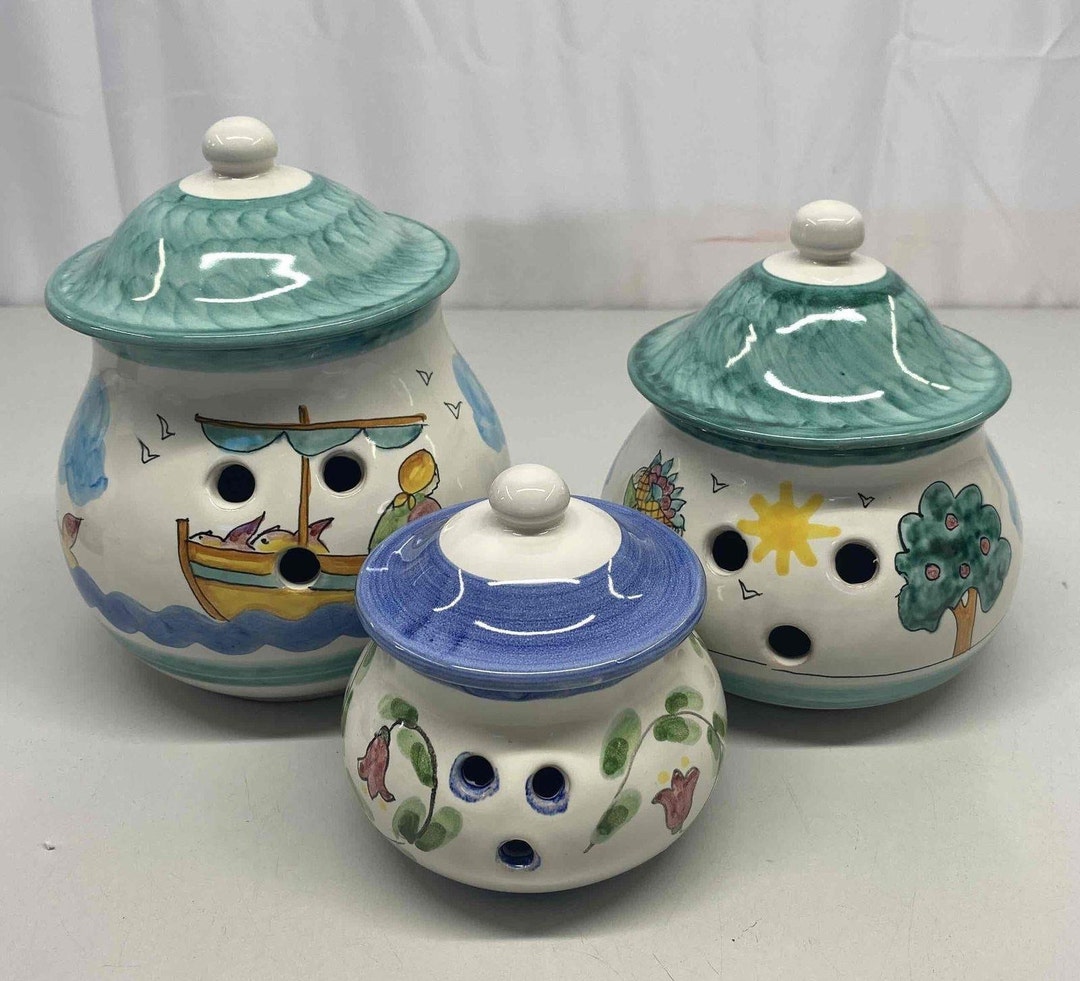 Vietri Majolica Garlic Saver Hand Made / Painted Italy NO Flaws
