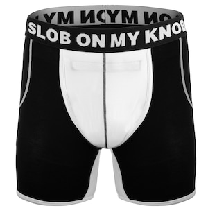 Könnte beinhalten: Schwarze und weiße Unterwäsche mit einem weißen Bund, auf dem "Slob On My Knob" steht.