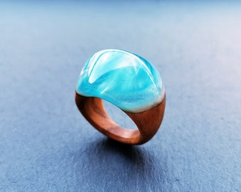 Resin and wood ring, Ocean resin ring, Resin rings, Ring blue, Wood resin ring, Beachy jewelry Sea lover gift Resin and wood ring