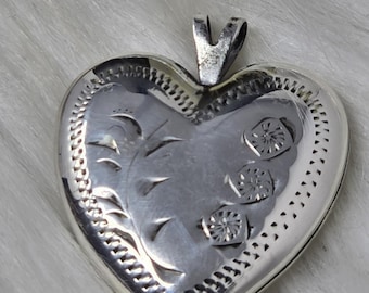 Vintage Sterling Silver Engraved Heart Locket STER PPC