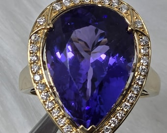 18k Gold 11.36ct Vivid Pear Tanzanite Diamond Halo Ring