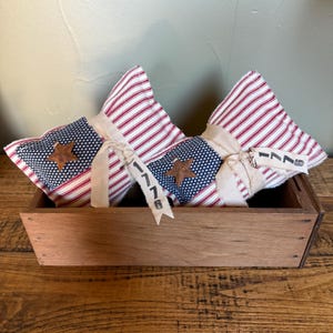 Minivlagkussens, primitieve Amerikaanse vlaggen, zomerschaalvullers, patriottisch gelaagd dienbladdecor, zomeropruiming