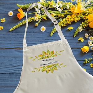 Welcome to My Kitchen Floral Apron with Pockets, Baking Gifts for Mom, Cottagecore Apron for Women, Cooking Gifts for Her, Bridal Shower