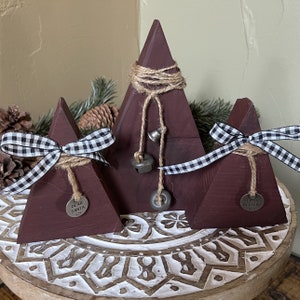 Wooden Christmas Tree Shelf Sitter, Farmhouse Christmas Gift for Coworker, Rustic Christmas Decor, Thanksgiving Hostess Gift for Mom, Sister