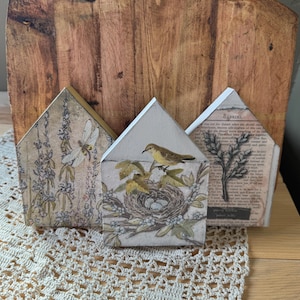 素朴な木製ハウスデコレーション：鳥と植物のデザイン、段付きトレイディスプレイ、鳥好きの方へのギフト、お母さんへのイースターバスケット詰め物