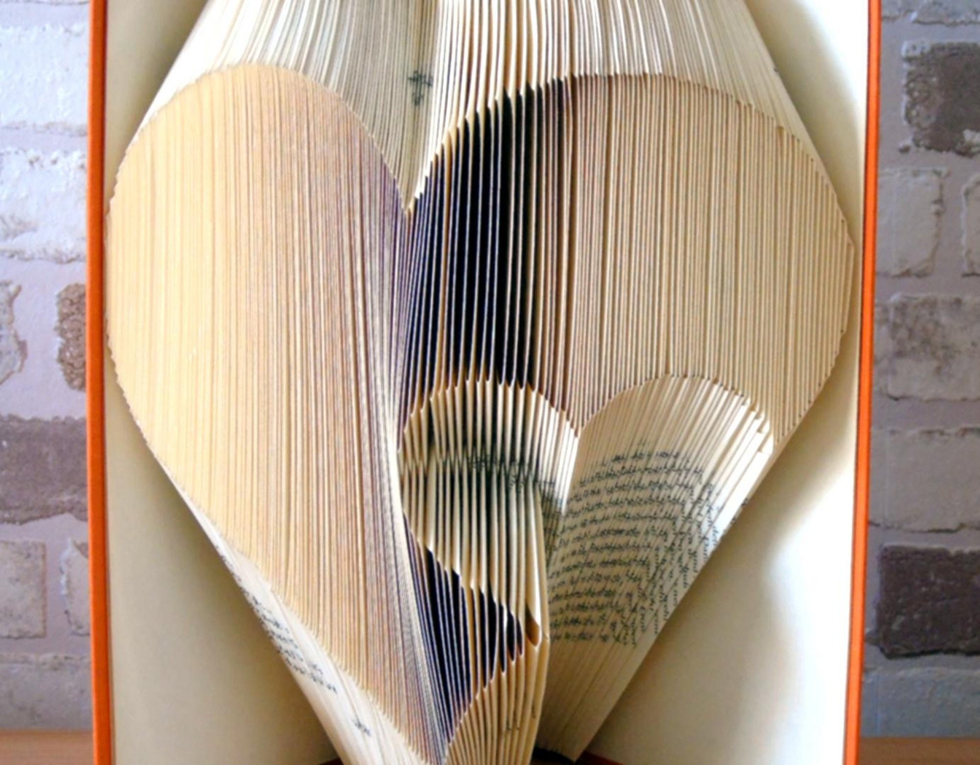 Gefaltetes Buch Herz in Herz // Buchkunst // Bookfolding // Etsy.de