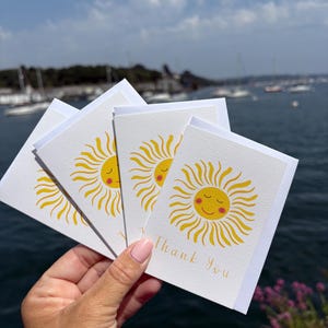Happy Sun Mini Thank You Cards – Pack of 4 A7 Greeting Cards – Cute Sunshine Design – Blank Inside – Gratitude Notes – Small Thank You