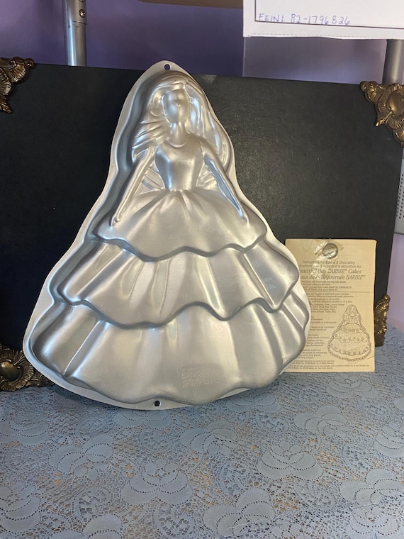 Wilton Barbie Cake Pan – Limited Edition 2105-6065, Aluminum, Barbie Head Shape With Plastic Face, Easy Decorate 4 thumbnail image
