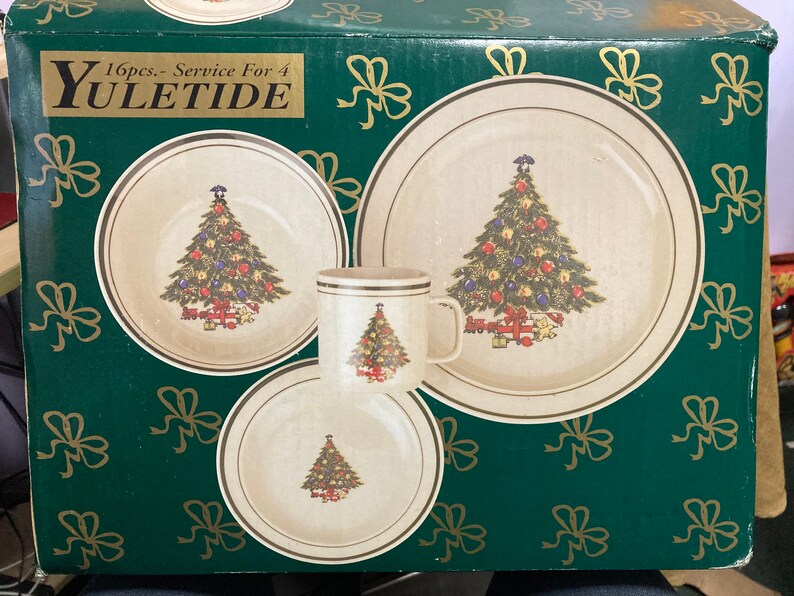 Christmas Dinnerware for 4 16 Piece Yuletide from Eckerd Etsy
