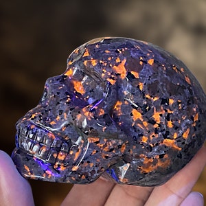 Yooperlite Skull, Glow in the Dark Skull, Yooperlite Glowing Rocks, Yooperlight Rocks, Yooperlite Sodalite, Yooperlite Stones, Yooperlites