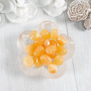 Orange Calcite Tumbled Stone, Orange Calcite Stone, Orange Calcite Worry Stone, Orange Calcite Crystal, Crystal Healing, Crystals & Stones