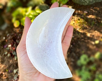 Crescent Moon Selenite Charging Bowl (10 cm)