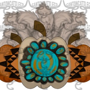 以下が含まれることがあります： 部族模様の3つのカボチャ。中央のカボチャは白地にターコイズと金の太陽模様。両側のかぼちゃはオレンジ地に茶色と黒の幾何学模様です。