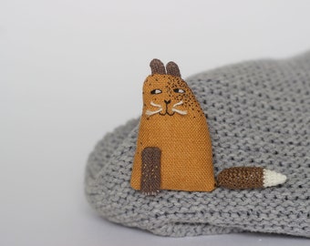 Cat brooch, linen cat, textile cat, miniature cat, cat lovers gift, gold brown cat, bag, sweater cat pin, crocheted tail, pet lovers gift