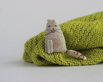 Tiny  cat brooch, linen cat brooch, stuffed cat, miniature cat, gray cat brooch, cat lover gift, cat mom gifts, embroidered cat brooch