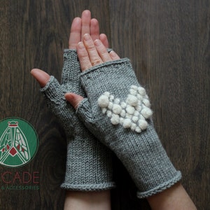 gray gloves with hearts, Valentine&#39;s day gift, Fingerless Gloves, Merino wool gloves, For lovely ladies, Gray gloves, Merino wool gloves