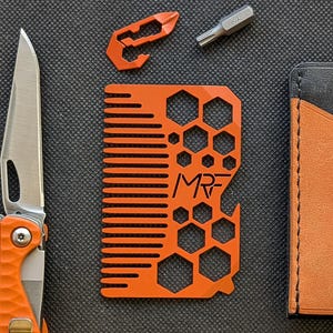 Peine de titanio para barba • Herramienta de cuidado de billetera para hombres • Abridor de botellas EDC y peine de bolsillo • Regalo para esposo • Leñador