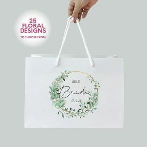 Bridesmaid Gift Bags, Sage green Wedding White Gift Bag, Personalised Maid of Honour, Groomsman, Mother of the Bride Gift, Birthday gift bag