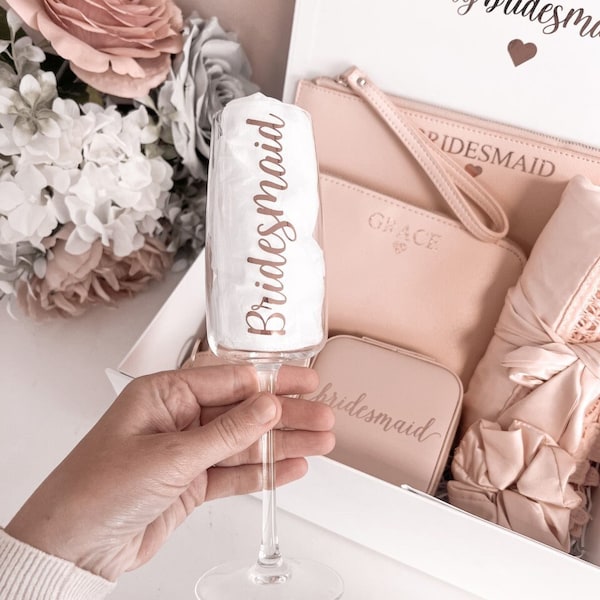 Personalised Champagne Flute, Bridesmaid champagne glass, maid of honour gift, prosecco glass for bridal party, mother of the bride gift