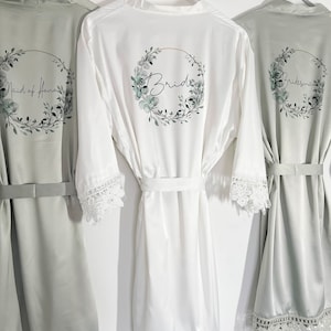 Robe de mariée personnalisée, robe de chambre de mariage, couronne de feuillage floral robes de mariée, peignoirs, robe de mariée en satin, robe rose blush, demoiselle d'honneur image 4