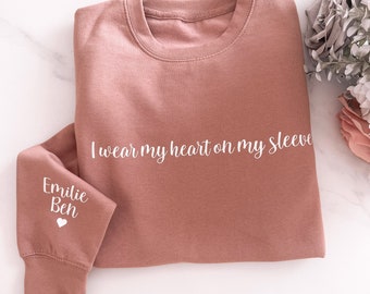 Sweat coeur sur la manche, pull personnalisé pour maman, cadeau de Noël pour nouvelle maman ou future maman, cadeau pour grand-mère, pull grand-mère personnalisé