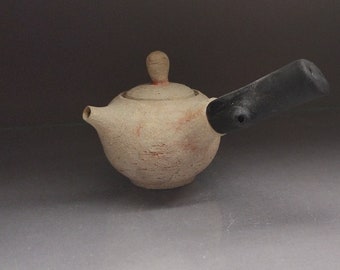 95ml wheelthrown teapot w/ wooden handle