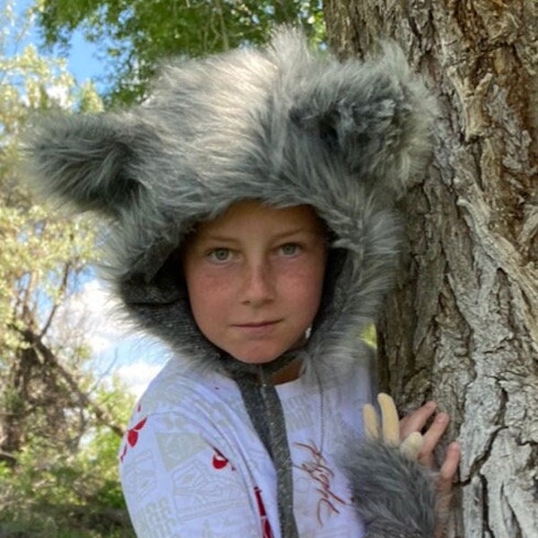 Wolf hat//faux fur wolf hat//grey wolf hat//fur wolf hat//wolf costume hat//wolf dress-up hat//fur hat//grey wolf and claws