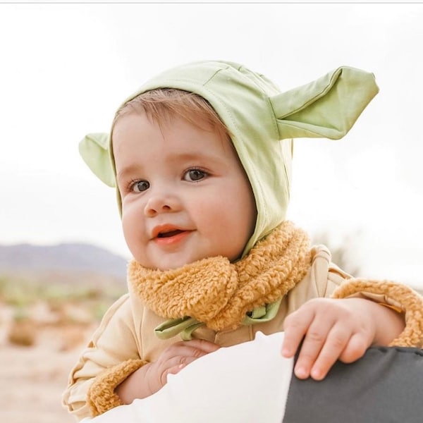 Baby Alien hat / Alien hat / Baby hat / green baby hat / Alien baby bonnet / green alien hat / green alien baby bonnet / green cotton hat