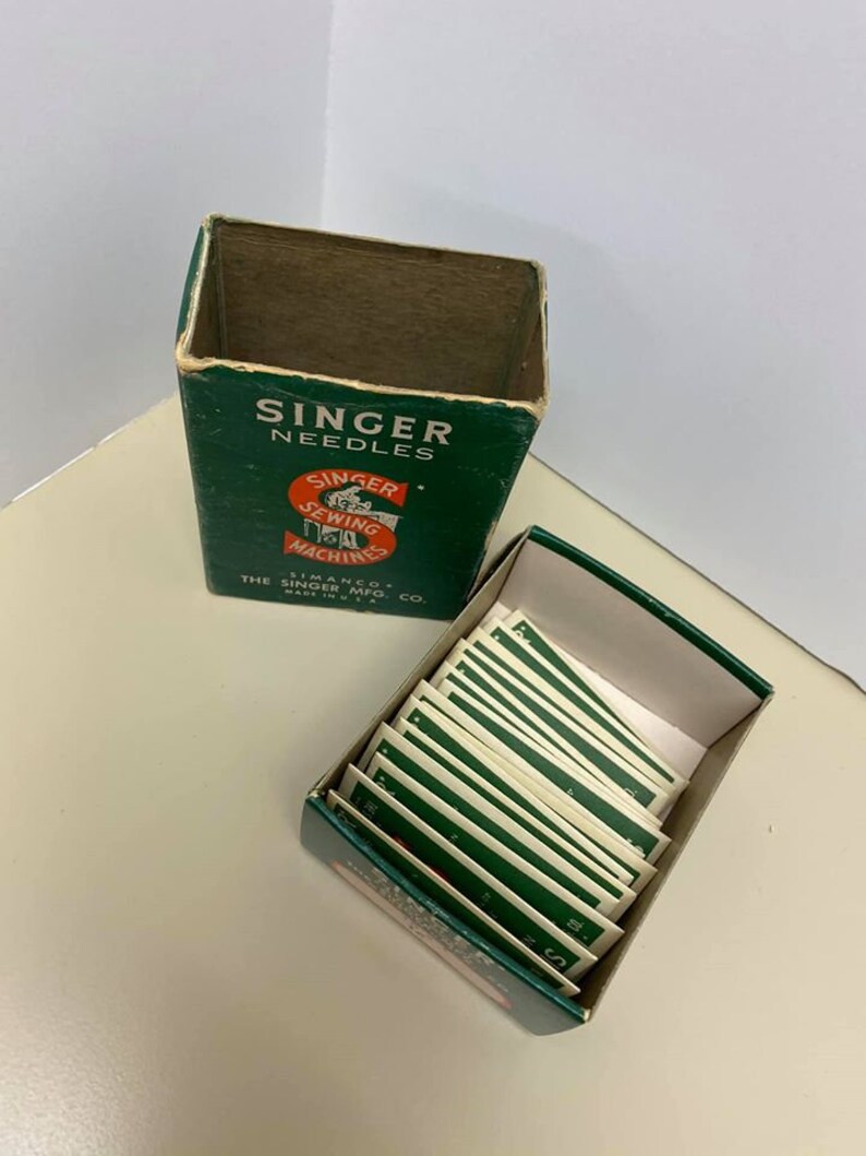 Vintage Singer Sewing Machine Needles for Use With Featherweight 221