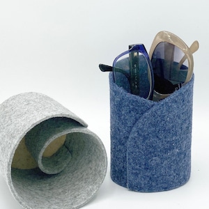 Felt Eye Glass Holder Stand, Soft Eyeglass Case, Round Shaped and Divided for Living Room, Handmade of Wool Coloured Felt by FELTinPOP