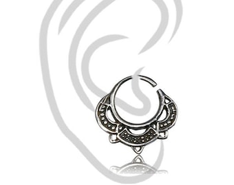 Tragus piercing - Silver nose hoop - Sterling silver septum ring - Rook piercing jewelry - Huggie earrings - Helix piercing - 20g