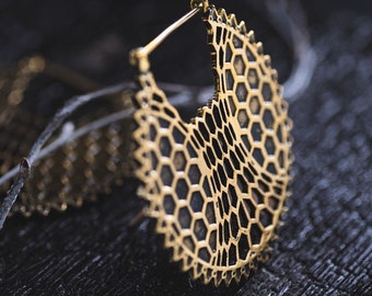 Extra-large gold disc earrings for tunnel with optical illusion pattern. Trippy psychedelic jewelry