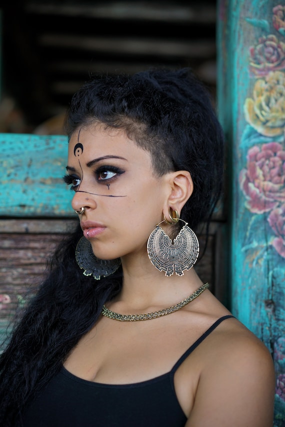 Alien nose shop ring