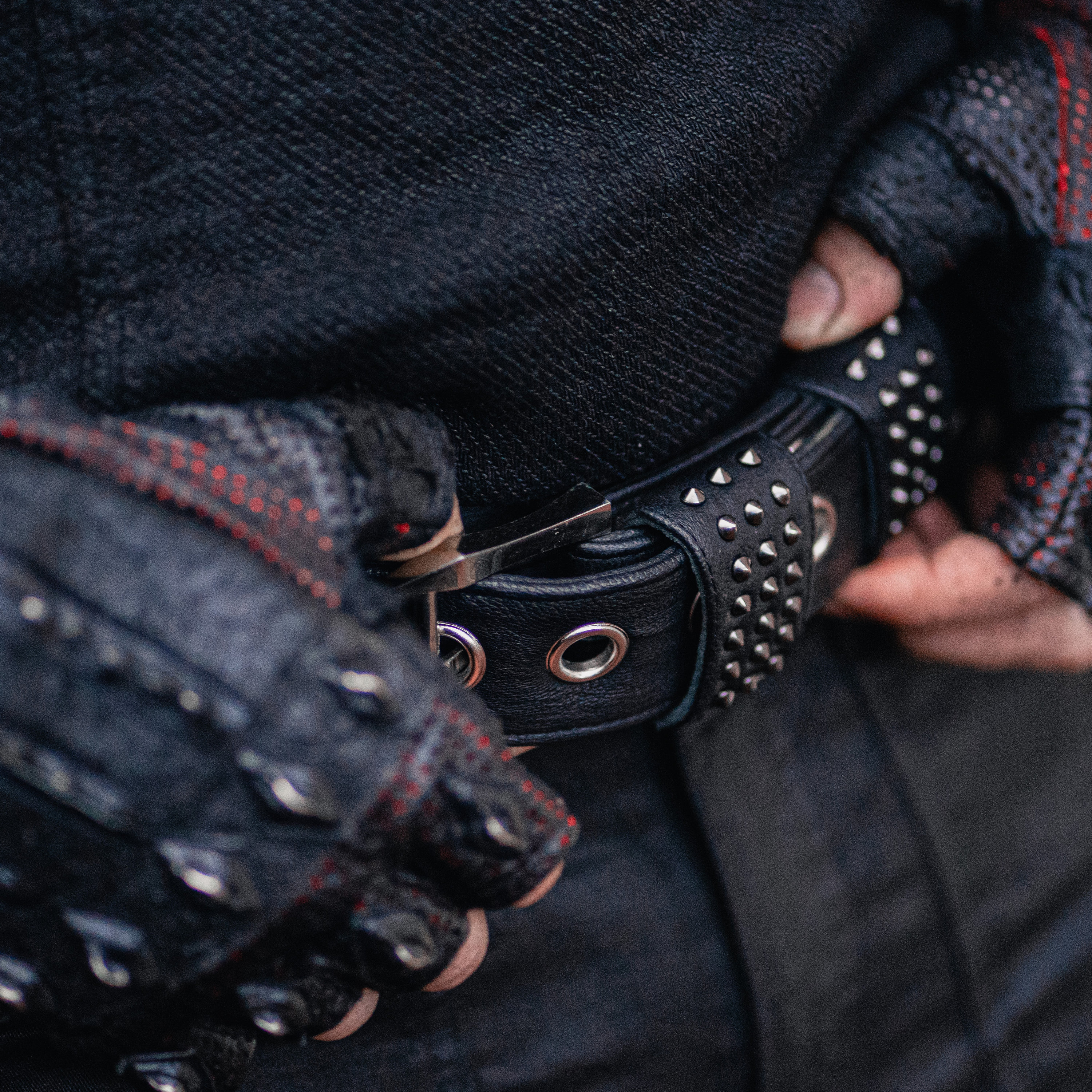 Genuine Futuristic Leather Belt With Custom Buckle | Men's Wide
