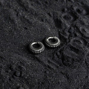 Poids boucle d'oreille clicker en créole argenté biomeca, Plugs écarteurs 6mm body jewelry, Modification corporelle piercings élargisseur image 8