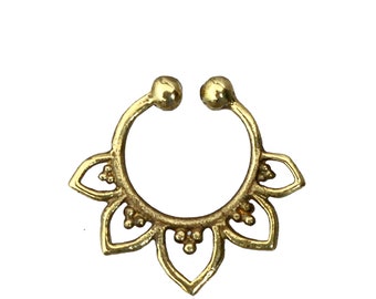 Fake septum piercing - Fake septum ring - Lotus Flower - Fake nose ring - Gold septum ring - Fake septum ring - Faux septum