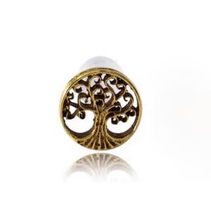 Labret de latón chapado en oro con el árbol de la vida, parte posterior plana, vástagos de 6–8 mm.