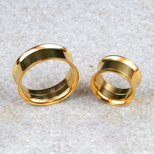 Tunnel Zuri - Acciaio chirurgico 316L - Finitura PVD oro - Design minimalista - Disponibile in 6 mm e 16 mm - Tappo semplice ed elegante