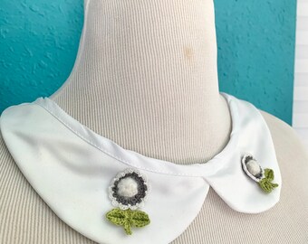 Retro, Cottagecore, Weißer Satin Peter Pan Kragen, bestickte BlumenApplikation, abnehmbares, abnehmbares Halsband