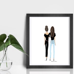 Puede incluir: Una ilustraci&oacute;n enmarcada de dos mujeres caminando lado a lado, vestidas con camisas negras y jeans. La mujer de la izquierda tiene el pelo recogido en un mo&ntilde;o, mientras que la mujer de la derecha tiene el pelo largo y suelto. La ilustraci&oacute;n est&aacute; sobre un fondo blanco.