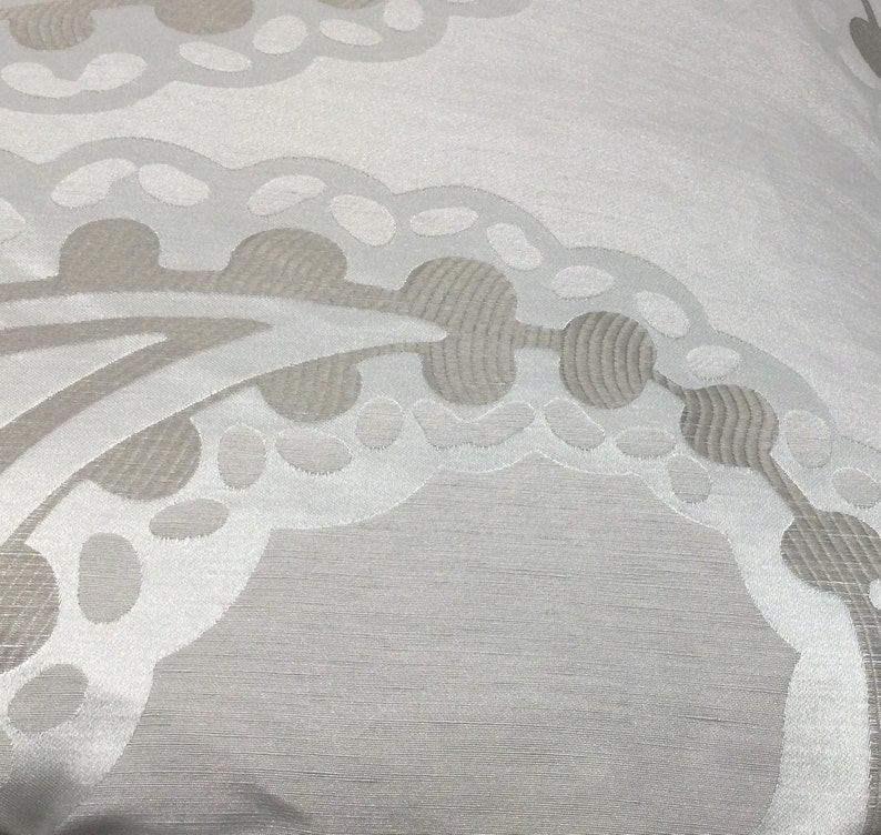 Laura Ashley Chemin de lit Emperor en tissu de soie gris tourterelle motif cachemire 250 x 60 cm image 4