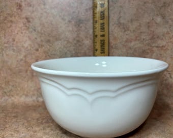 Vintage RETIRED Pfaltzgraff 4 1/2" tall White Gazebo Serving Mixing Bowl