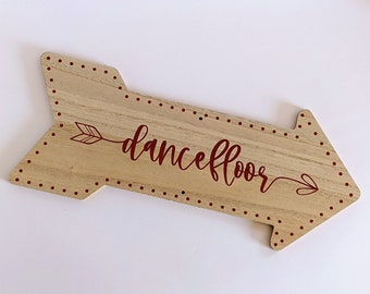 Large wooden directional sign - Dance floor | Wedding decoration - Wedding arrow - Wedding signage