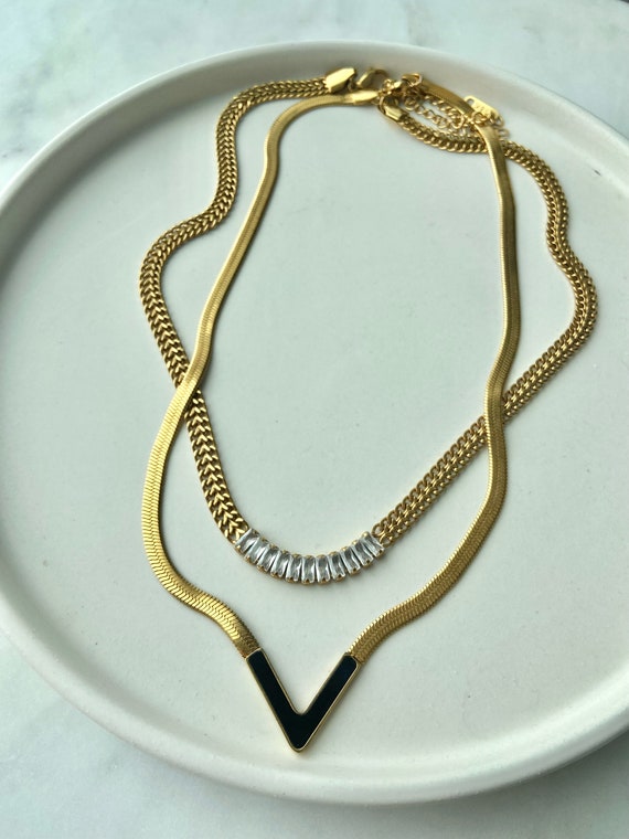 Vivi V Shaped Herringbone Chain Necklace 18k Gold Filled